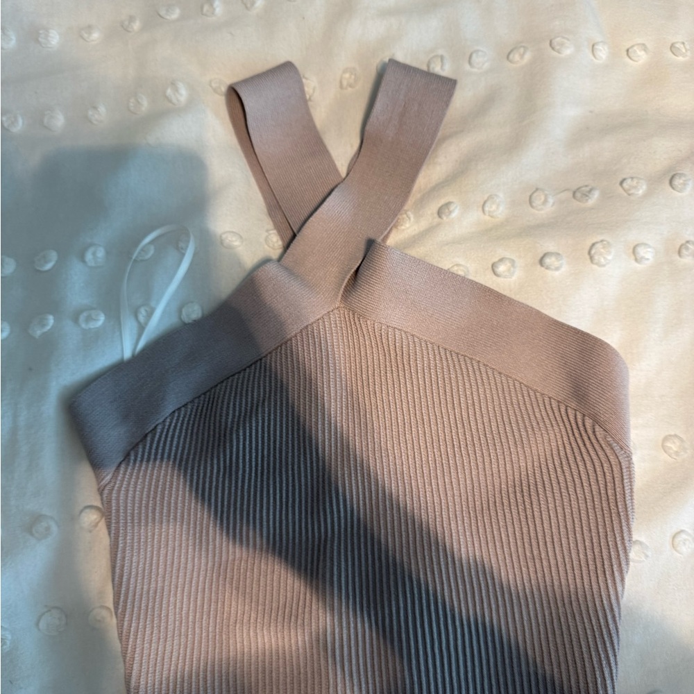 Aritizia Babaton Crop Tank Top